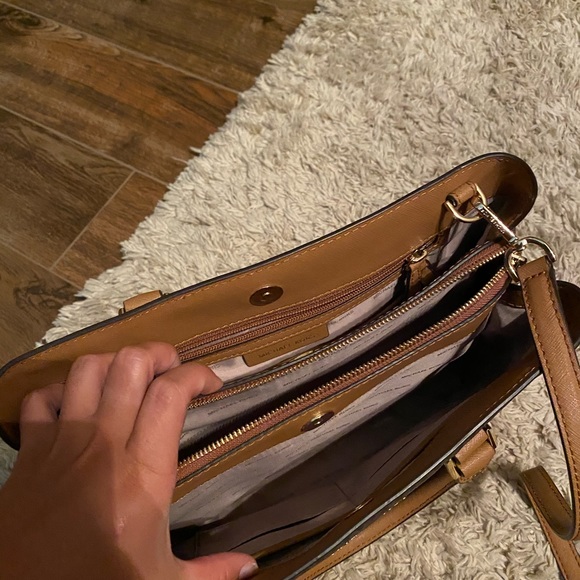 MK Savannah Satchel - Picture 2 of 3